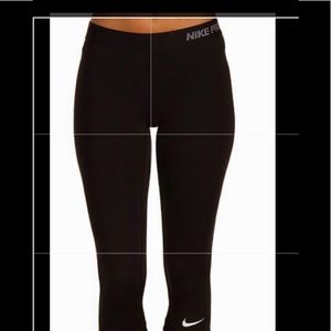 NIKE PRO capri leggings